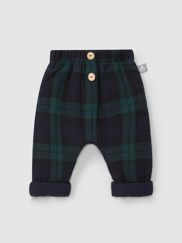 Check pull-up pants