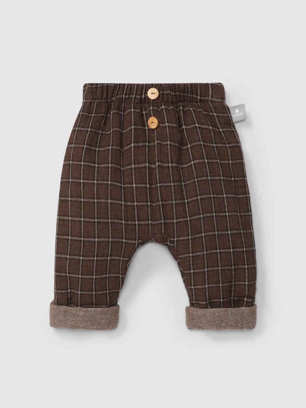 Check pull-up pants