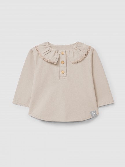 Longsleeve in organic cotton with ruffled embroidered collar Longsleeve in organic cotton with ruffled embroidered collar