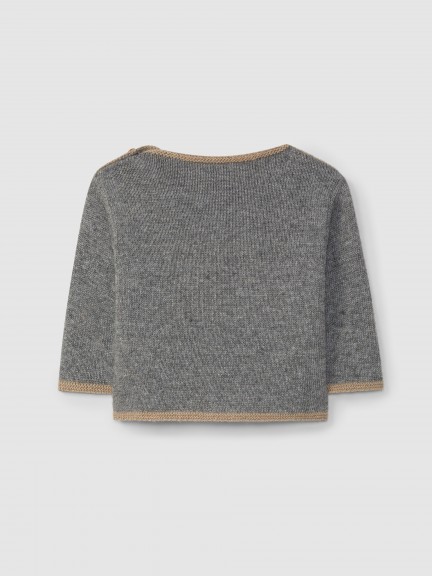Jersey de punto gato con detalles en relieve. Jersey de punto gato con detalles en relieve.