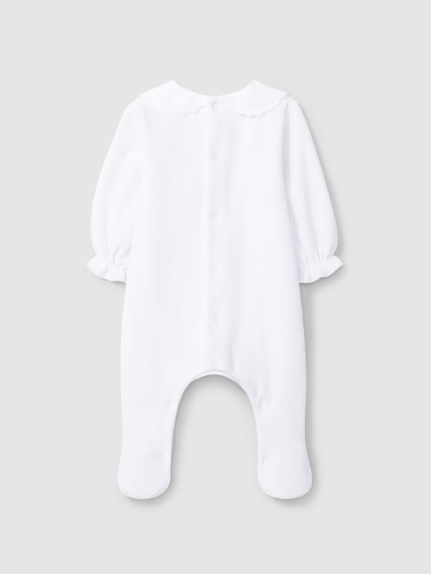 Velvet babygrow with delicate embroidered round collar Velvet babygrow with delicate embroidered round collar