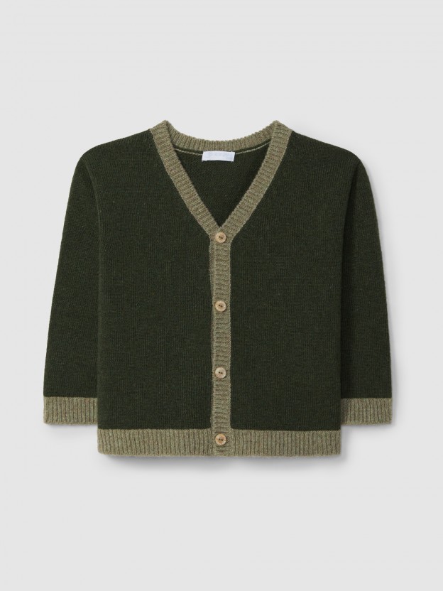Knitted cardigan V-neck with contrast colour Knitted cardigan V-neck with contrast colour