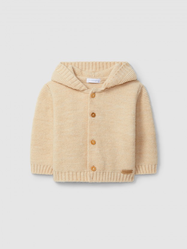 Gilet tricot� � capuche
