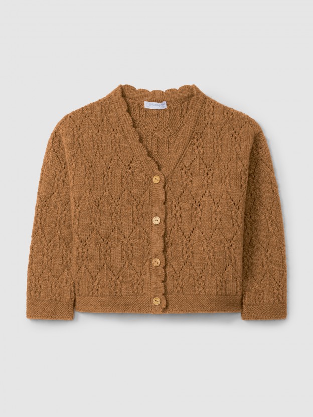 Cardigan knitted with fantasy stitch