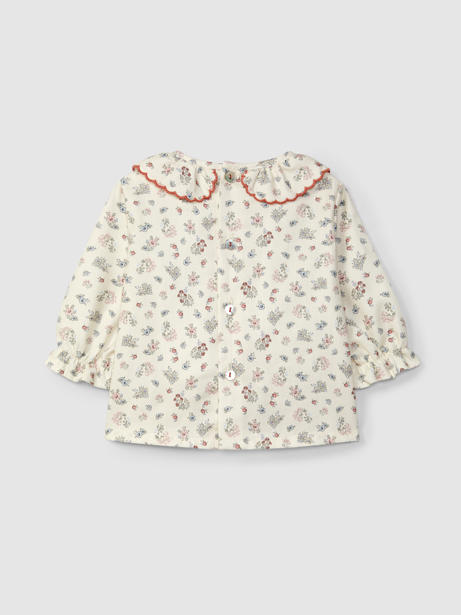 Blusa flores delicadas