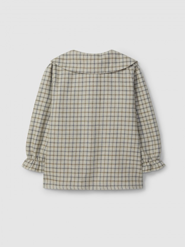 Blouse � carreaux avec broderie en fil de laine