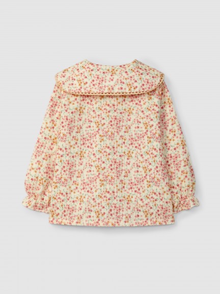 Floral blouse with lace detail on the collar Floral blouse with lace detail on the collar