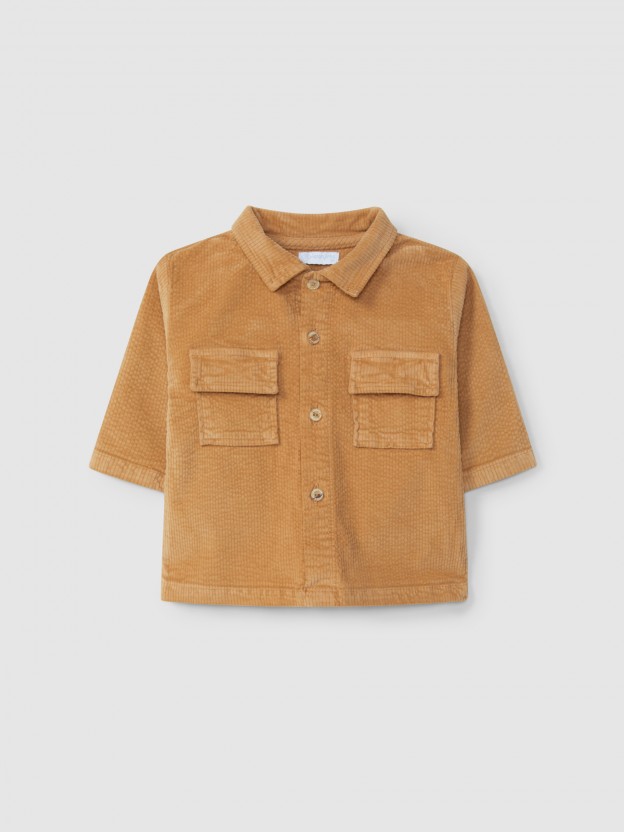 Sobrecamisa de pana bolsillos con solapa Sobrecamisa de pana bolsillos con solapa