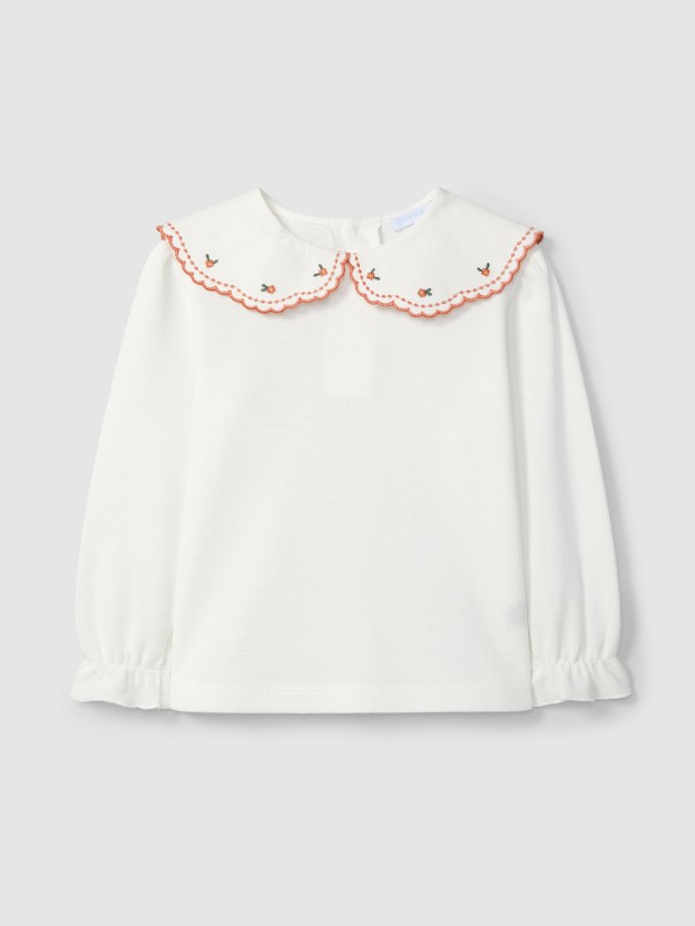 Longsleeve in waffle weave with embroidered collar