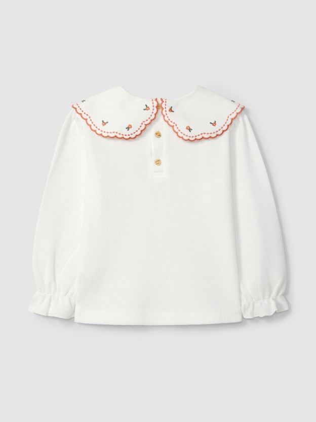 Longsleeve in waffle weave with embroidered collar