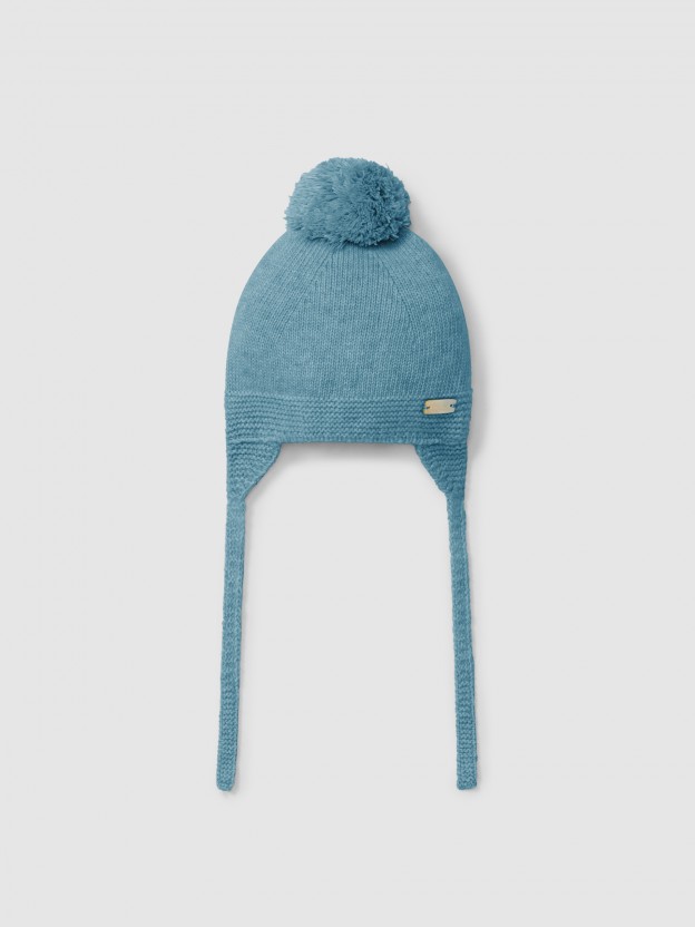 Gorro tricotado con pompón Gorro tricotado con pompón