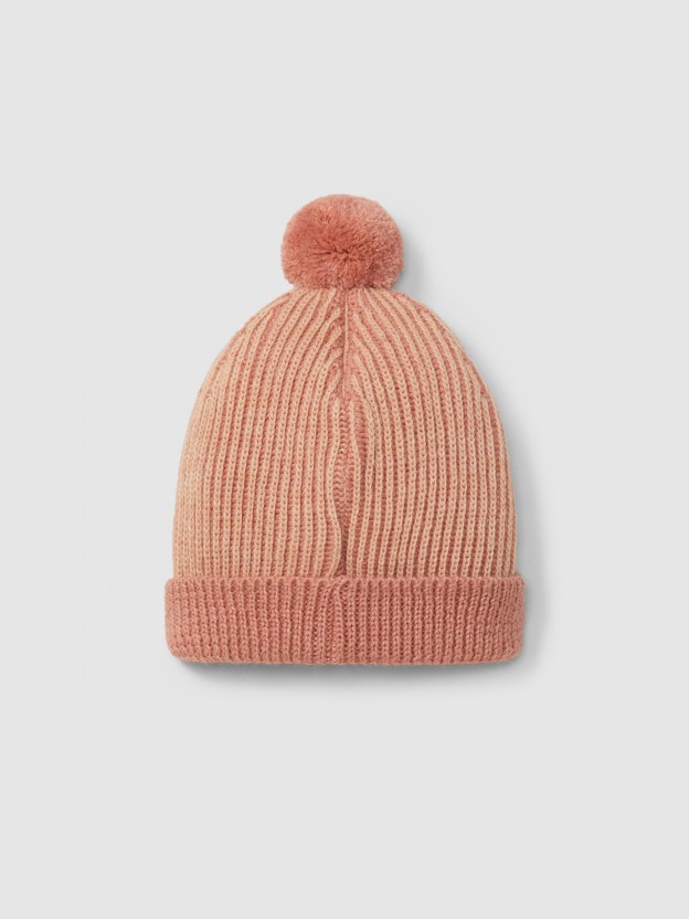 Knitted two-colour beanie with pom-pom Knitted two-colour beanie with pom-pom