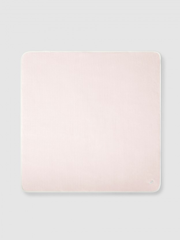 Manta envolvente de terciopelo acanalado