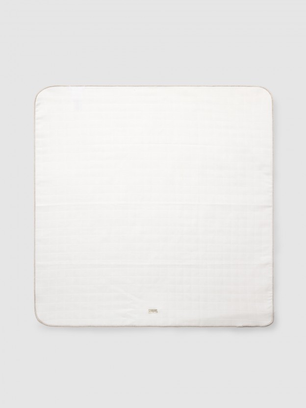 Coffret cadeau babygrow, bonnet et couche Coffret cadeau babygrow, bonnet et couche