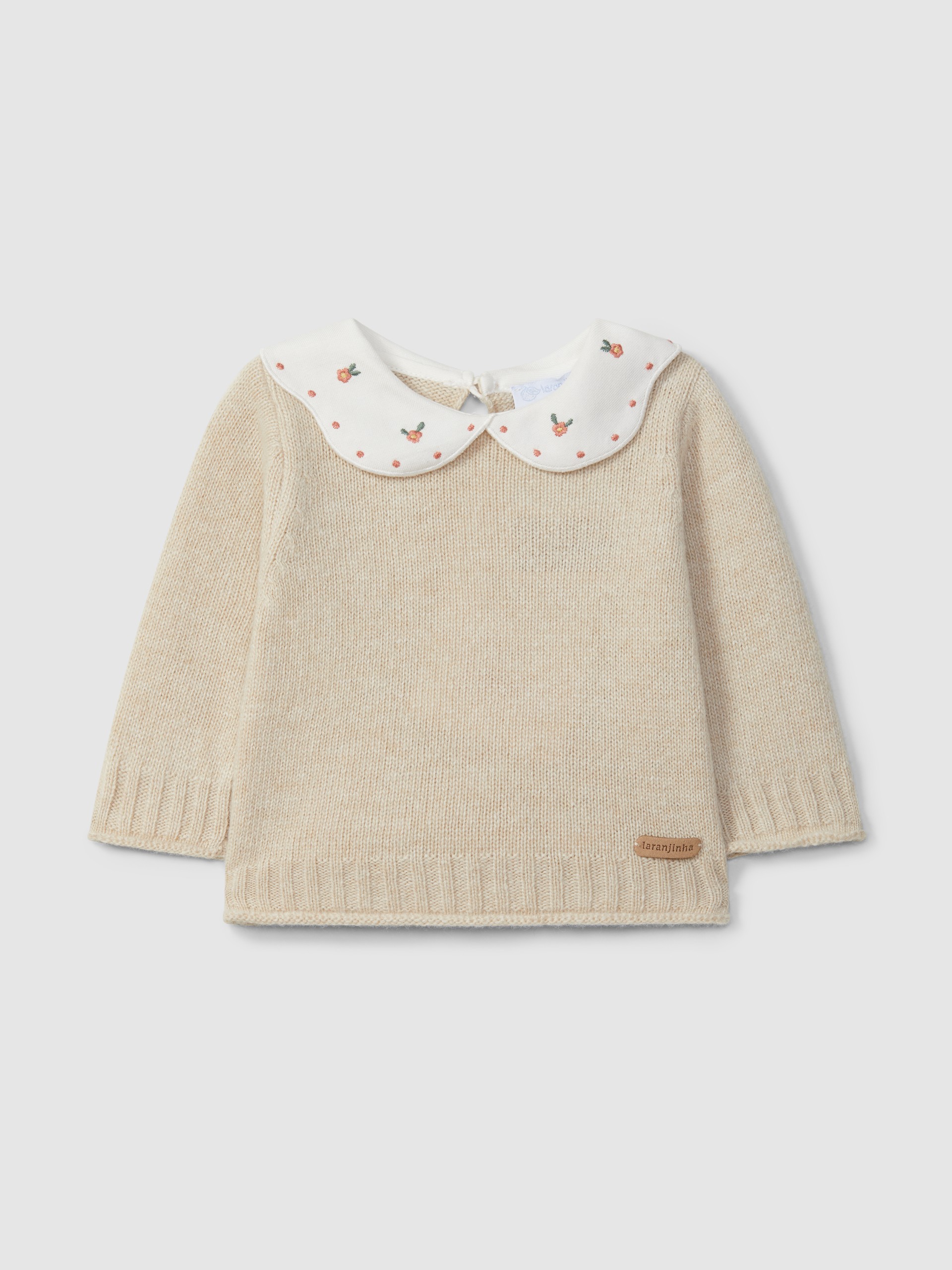 Knitted jumper with embroidered fabric collar