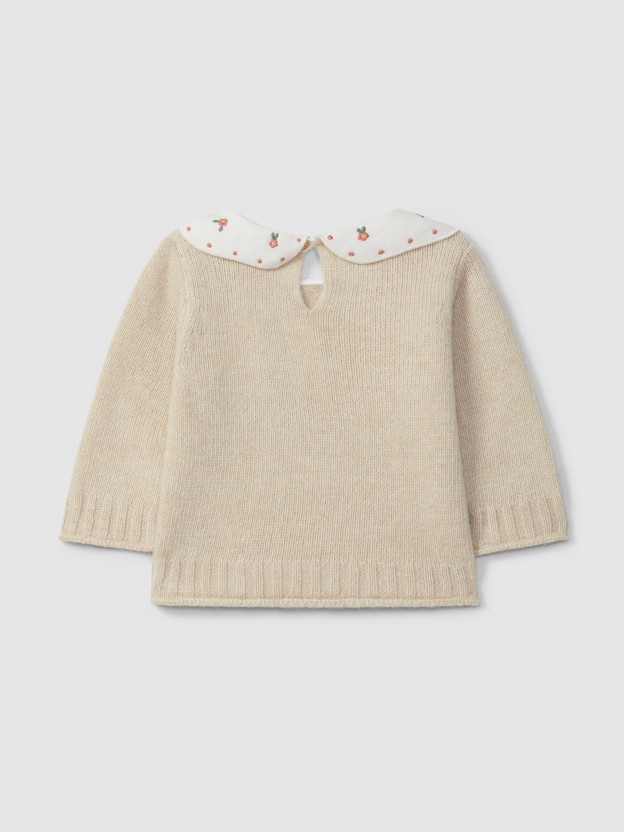 Knitted jumper with embroidered fabric collar