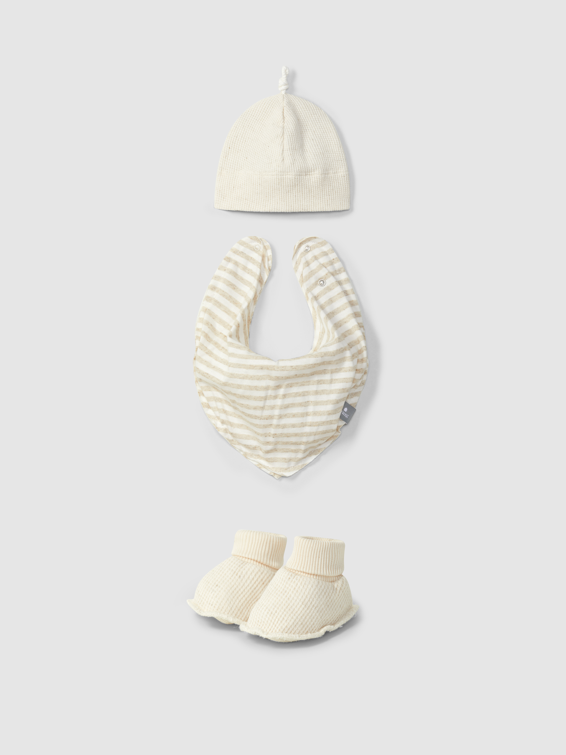 Conjunto de tres piezas en punto gofre