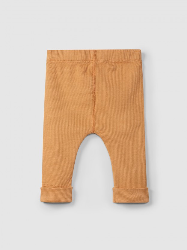 Leggins en punto acanalado con bolsillo Leggins en punto acanalado con bolsillo