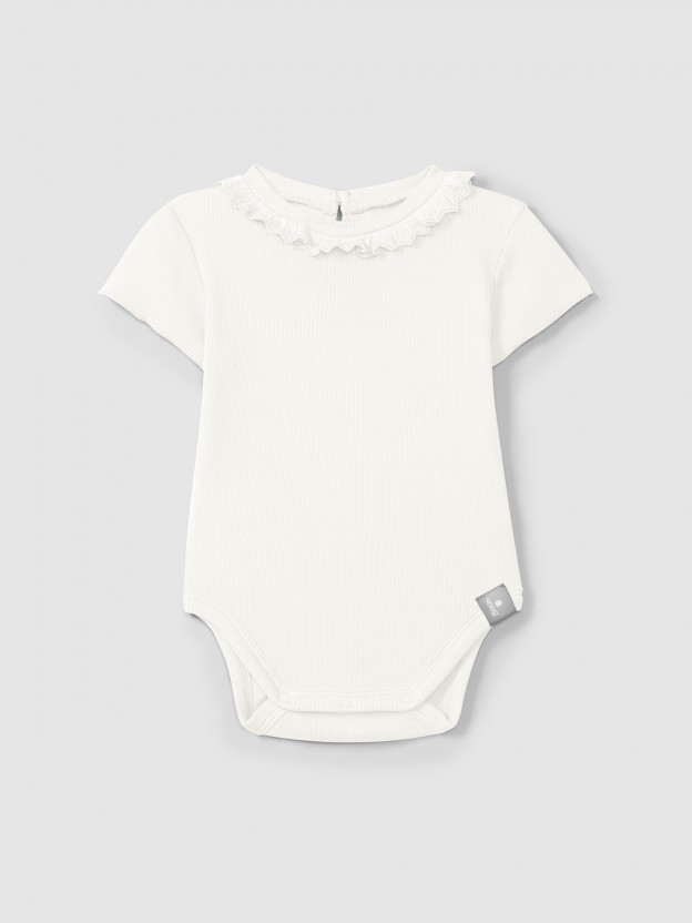 Body en maille cannel�e � col en broderie anglaise