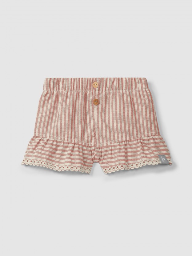 Cal��es pull-up em tecido de riscas e detalhe de bordado ingl�s