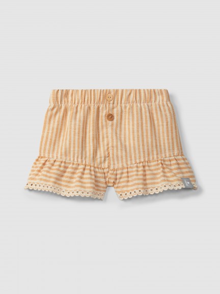 Calções pull-up em tecido de riscas e detalhe de bordado inglês Calções pull-up em tecido de riscas e detalhe de bordado inglês
