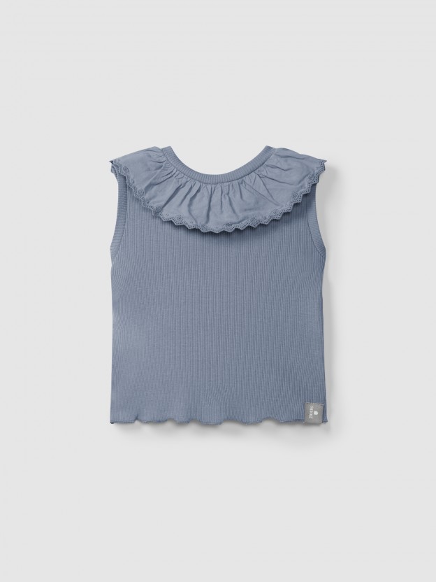 Singlet em malha canelada com gola bordado ingl�s