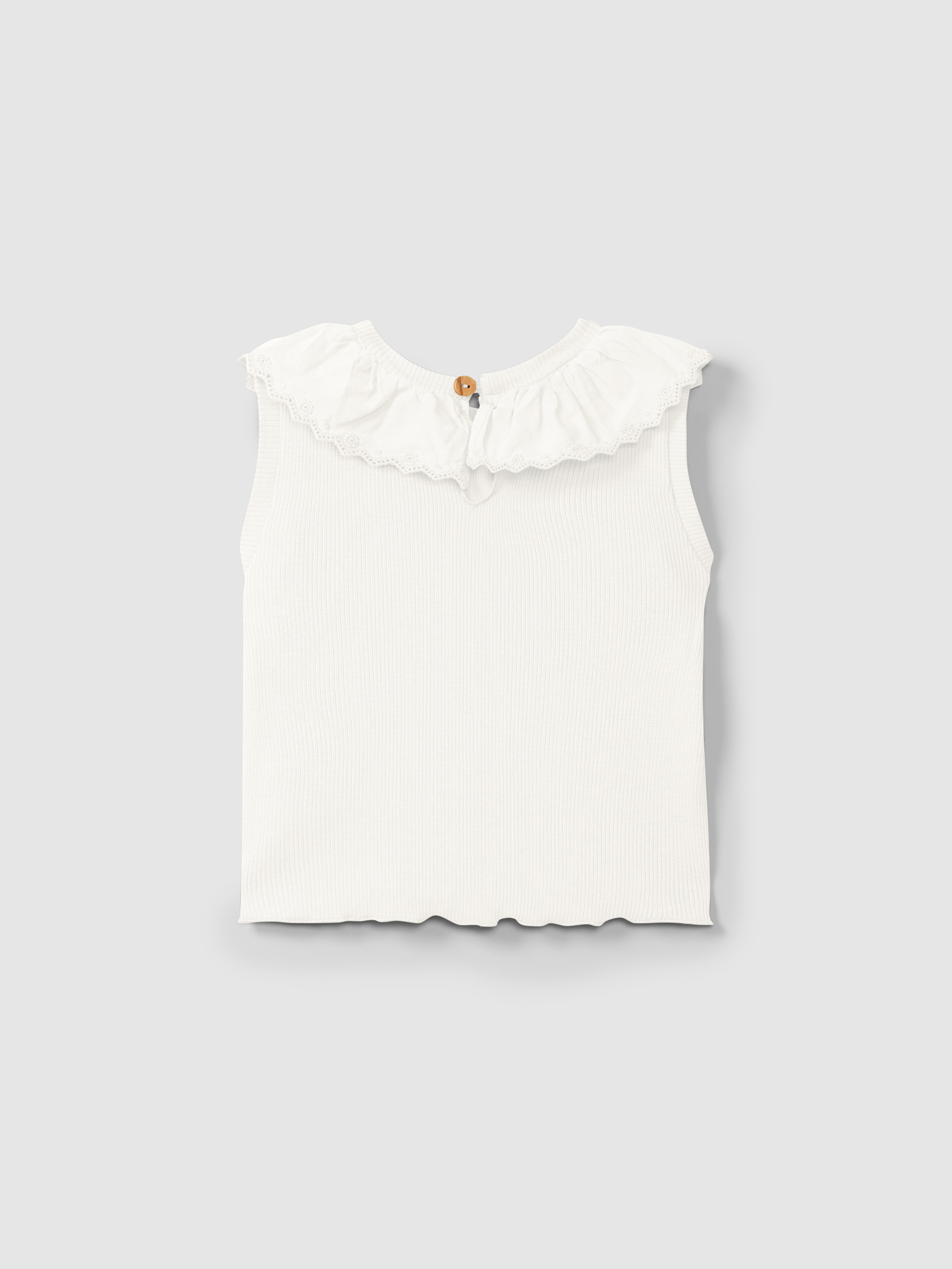 Singlet em malha canelada com gola bordado inglês