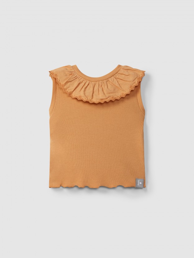 Singlet em malha canelada com gola bordado ingl�s