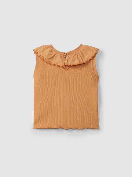Singlet in ribbed jersey with English embroidery collar Singlet in ribbed jersey with English embroidery collar
