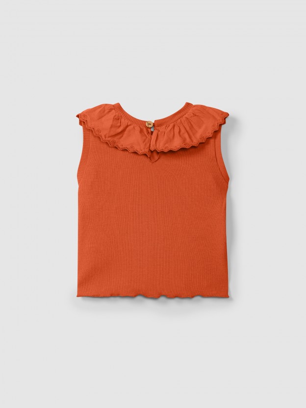 Camiseta sin mangas en punto acanalado con cuello bordado inglés Camiseta sin mangas en punto acanalado con cuello bordado inglés