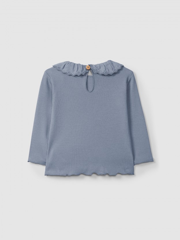 Longsleeve em malha canelada com gola de bordado inglês Longsleeve em malha canelada com gola de bordado inglês