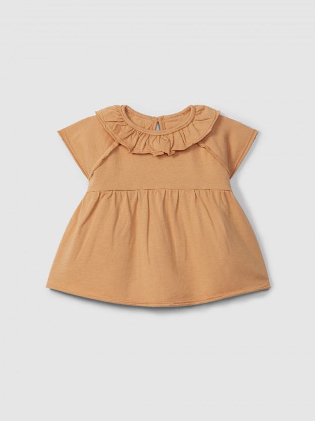 T-shirt em malha lisa com gola de folho