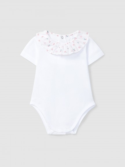 Short-sleeved bodysuit with ruffled collar