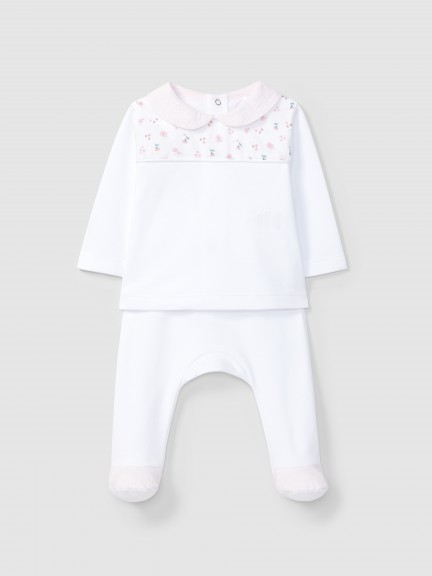 Traje dos piezas con aplicaci�n estampada en el pecho
