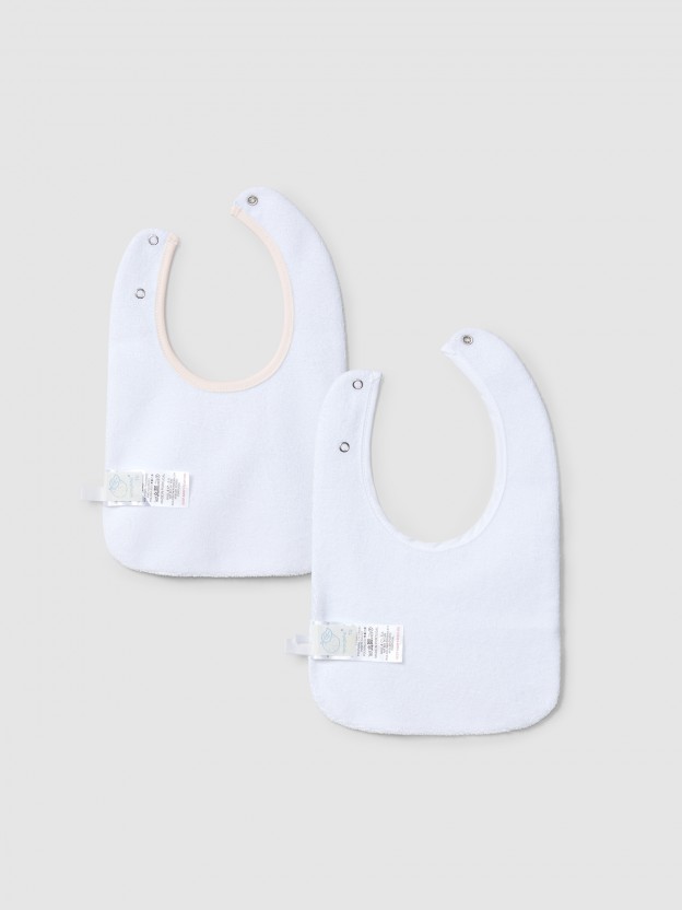 Lot de deux bavoirs jacquard � rayures