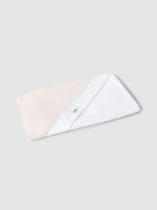 Toalla de baño detalle en tejido jacquard a rayas Toalla de baño detalle en tejido jacquard a rayas
