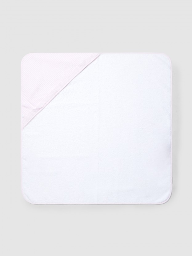 Serviette de bain imprim�e avec volant brod�