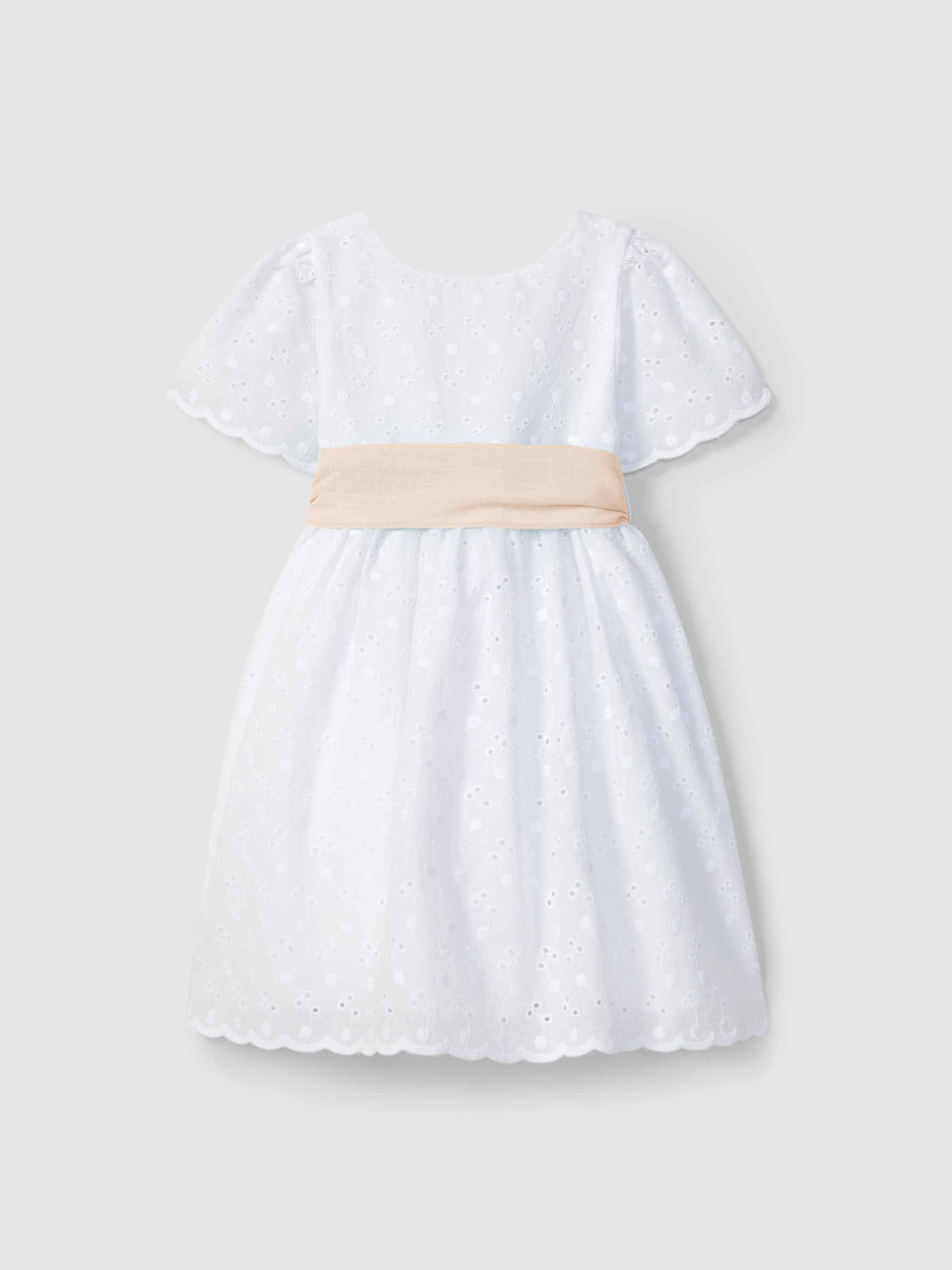 Vestido en bordado inglés con fajín