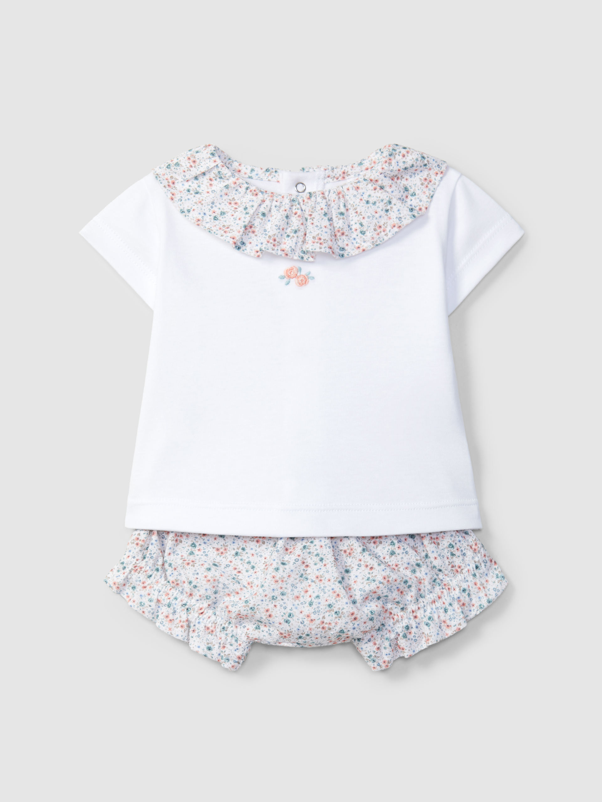 Conjunto de duas peças flores seersucker e bordado no peito