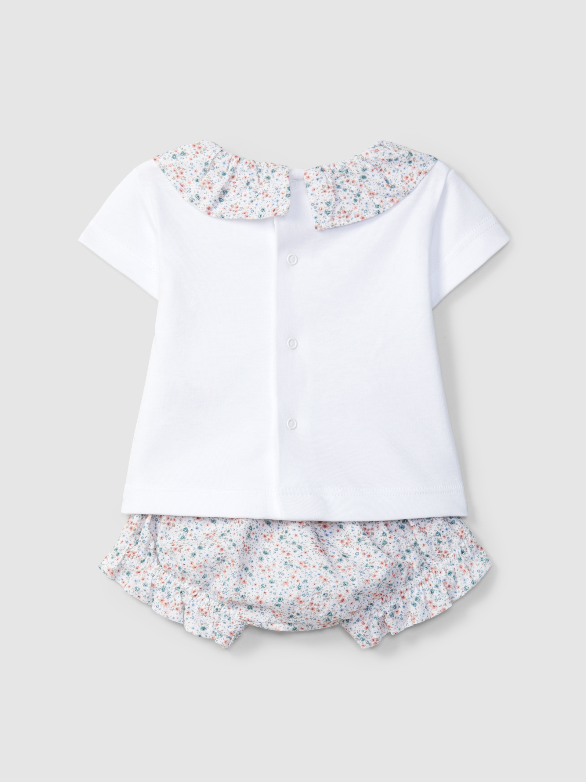 Conjunto de duas peças flores seersucker e bordado no peito