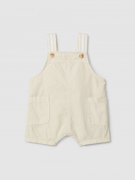 Dungaree shorts straps with stripes in contrast color Dungaree shorts straps with stripes in contrast color