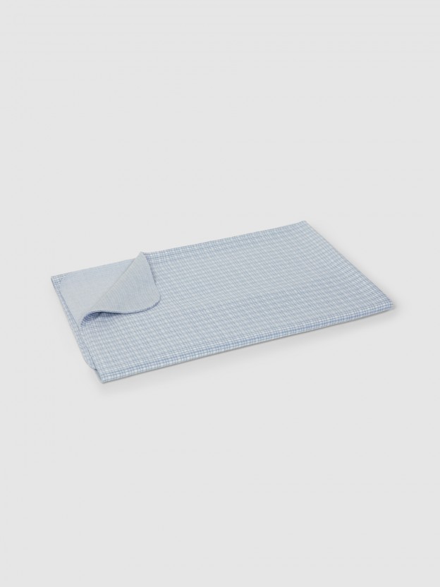 Blanket in jacquard jersey with tattersall Blanket in jacquard jersey with tattersall