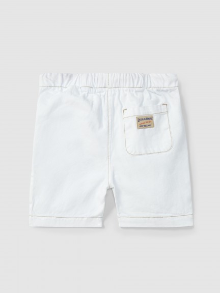 Twill shorts with contrast colour details Twill shorts with contrast colour details