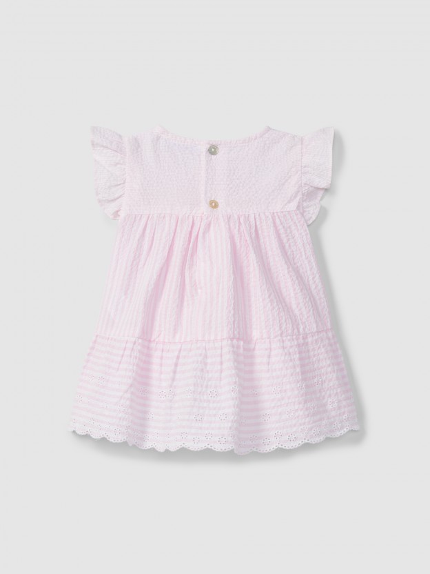 Vestido seersucker de riscas e bordado Vestido seersucker de riscas e bordado