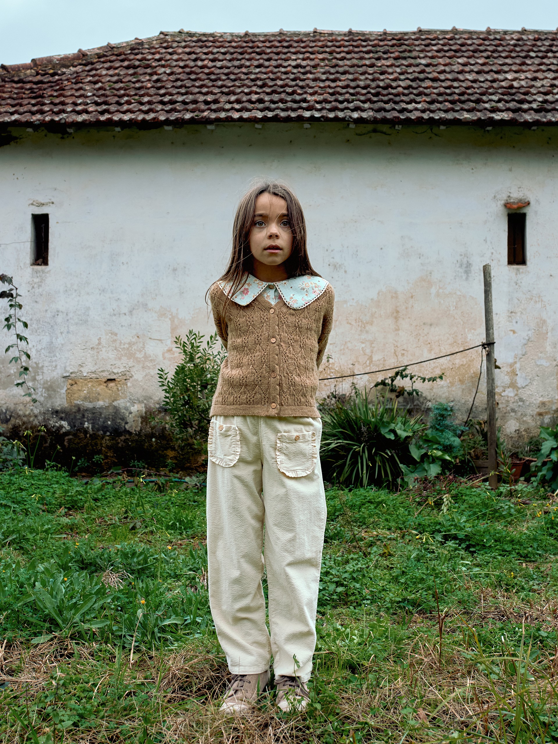 Pantalón pull-up con detalle de volante en los bolsillos