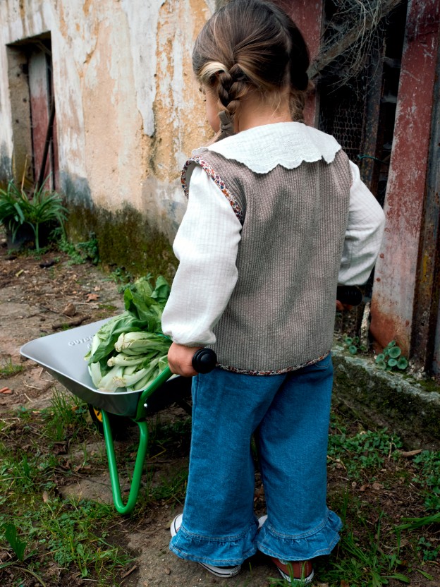 Pantalon en jean avec d�tail de volant