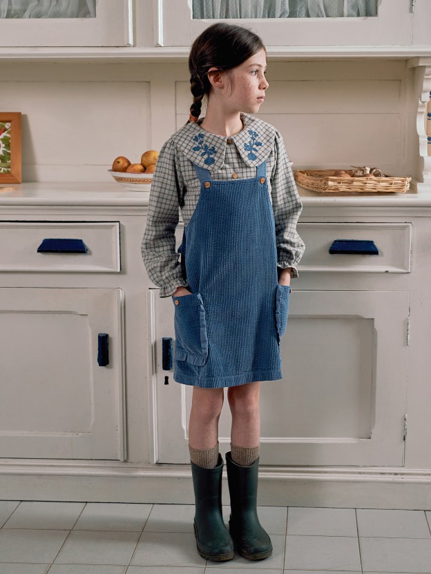 Blouse � carreaux avec broderie en fil de laine