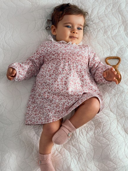 Vestido floral con smocks