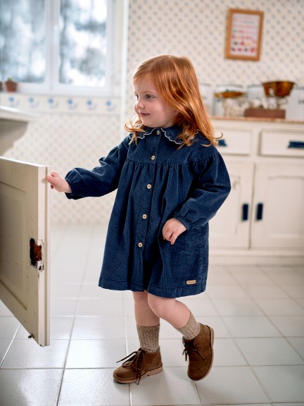 Robe en velours c�tel� avec d�tail de broderie au col