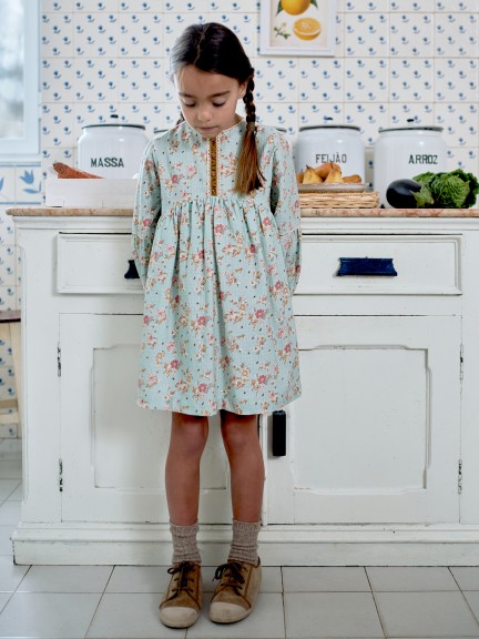 Floral dress with lace details Floral dress with lace details